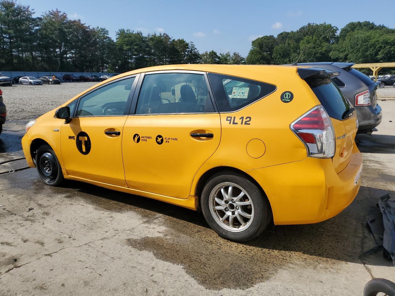 2016 Toyota Prius V - Image 2