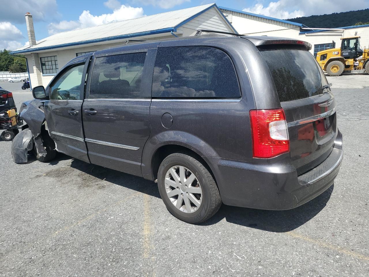 2016 Chrysler Town & Country Touring - Фото 2