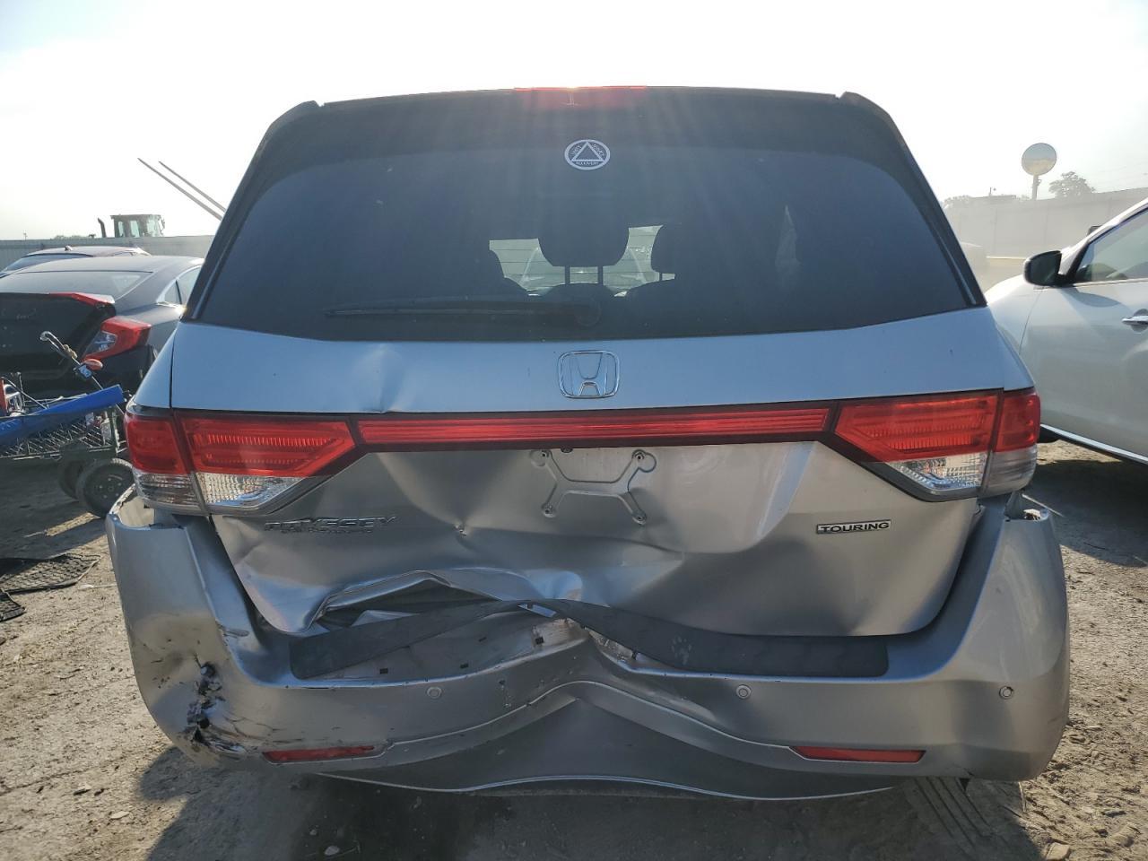 2015 Honda Odyssey Touring - Фото 6