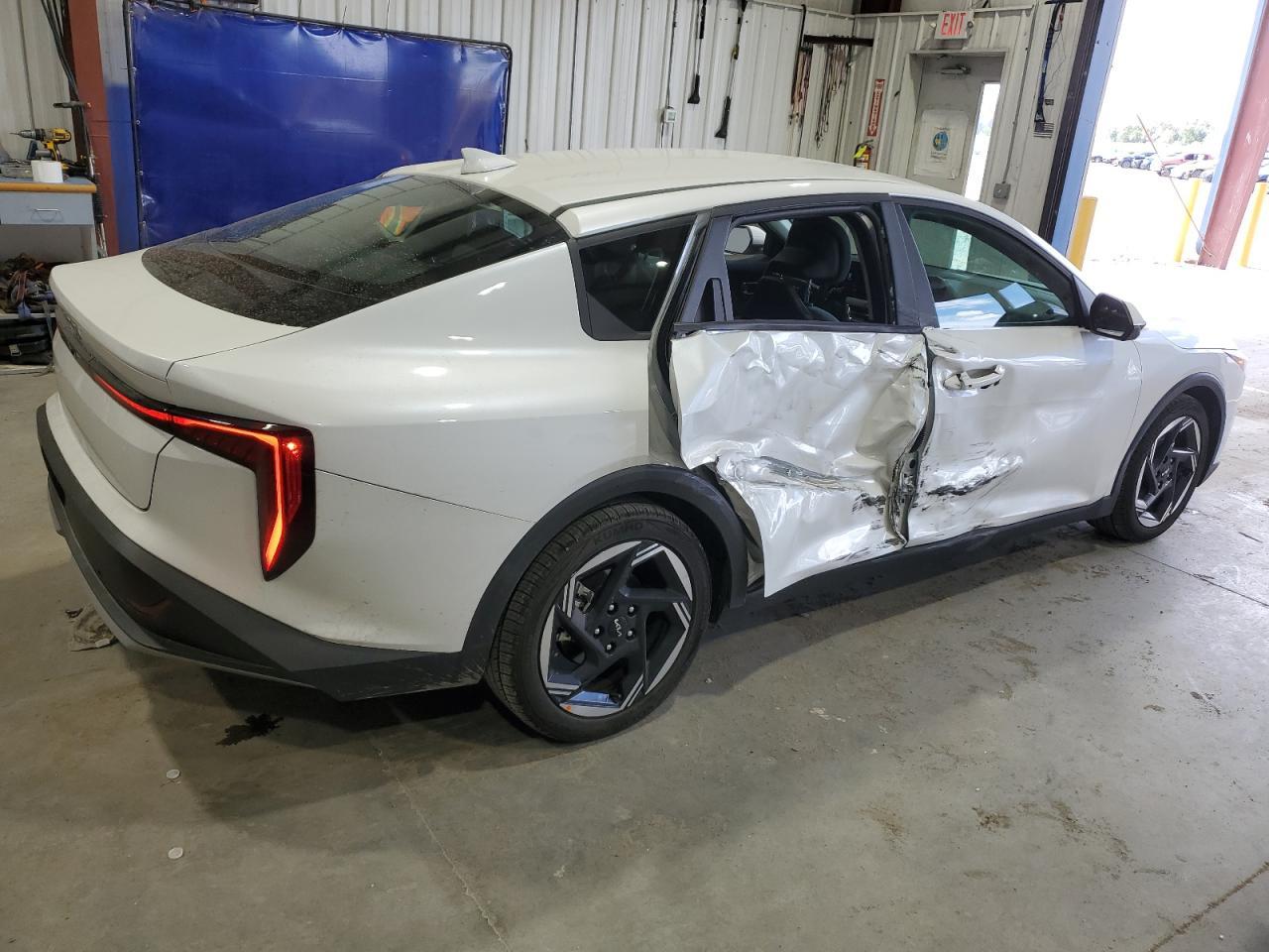 2025 Kia K4 Ex - Фото 3