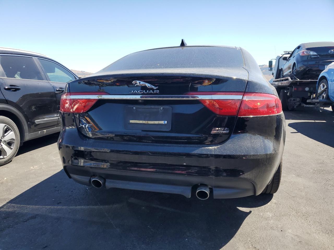 2019 Jaguar Xf Premium - Фото 6
