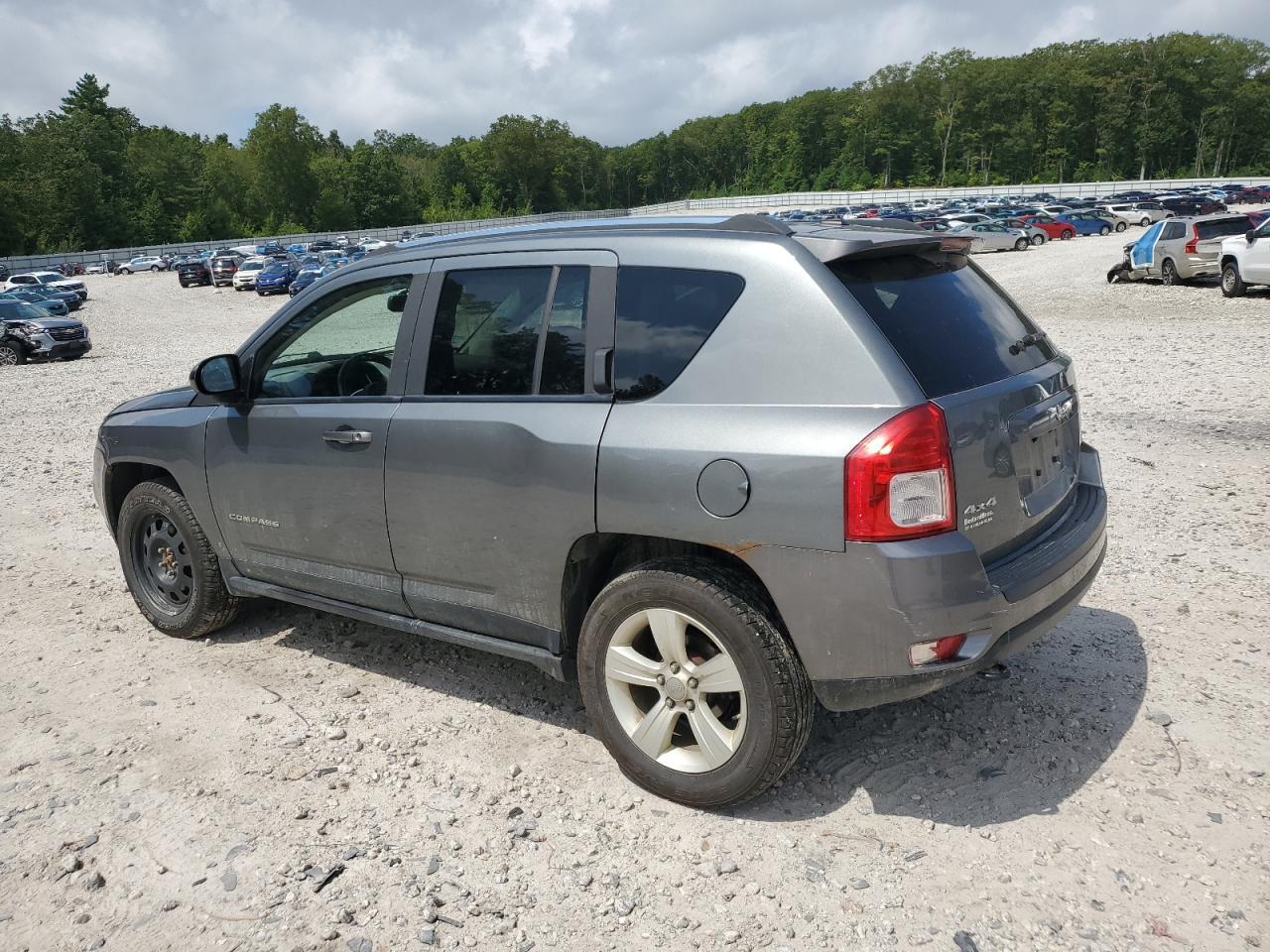 2011 Jeep Compass Sport - Фото 2