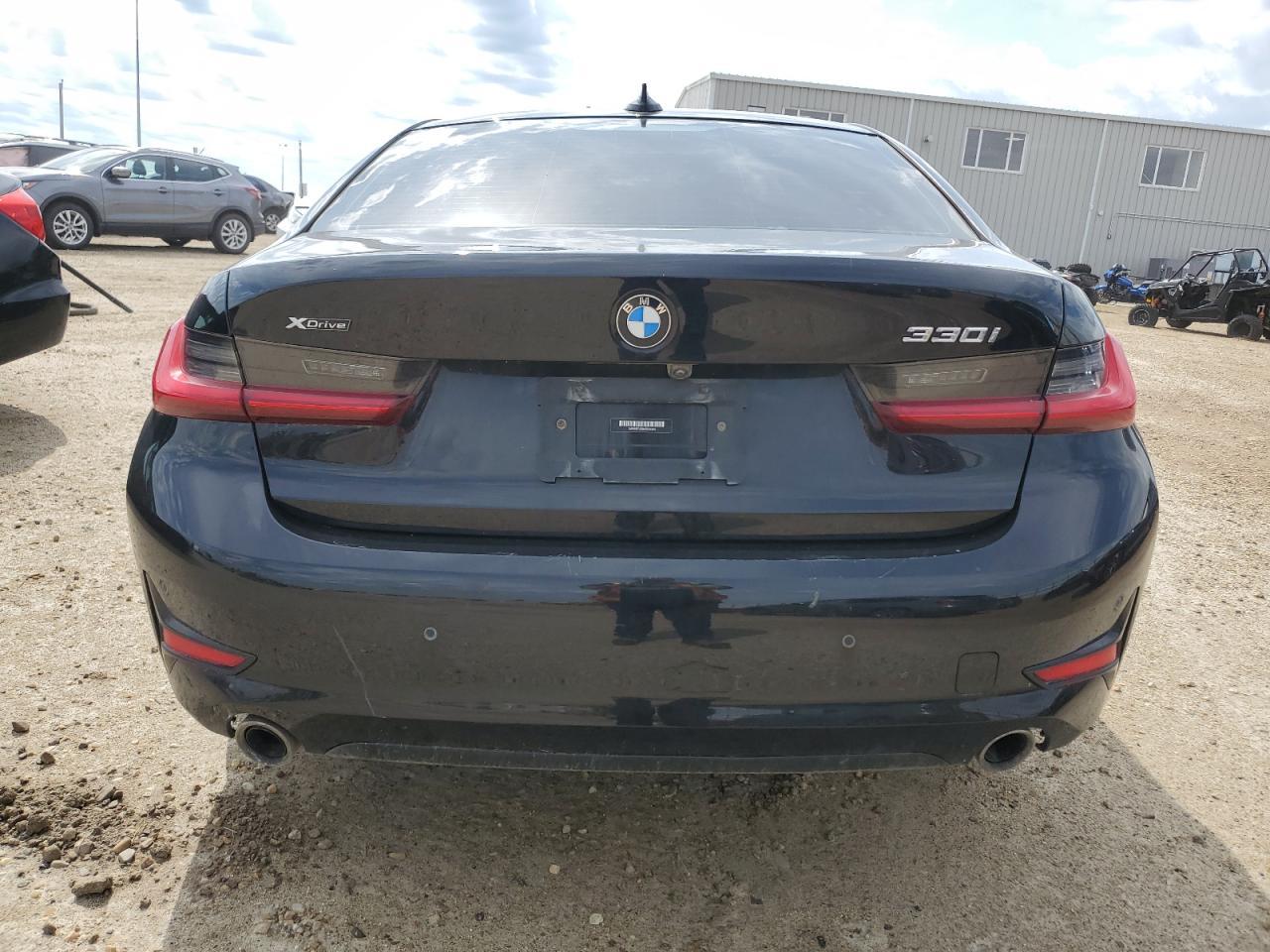2021 BMW 330Xi - Фото 6
