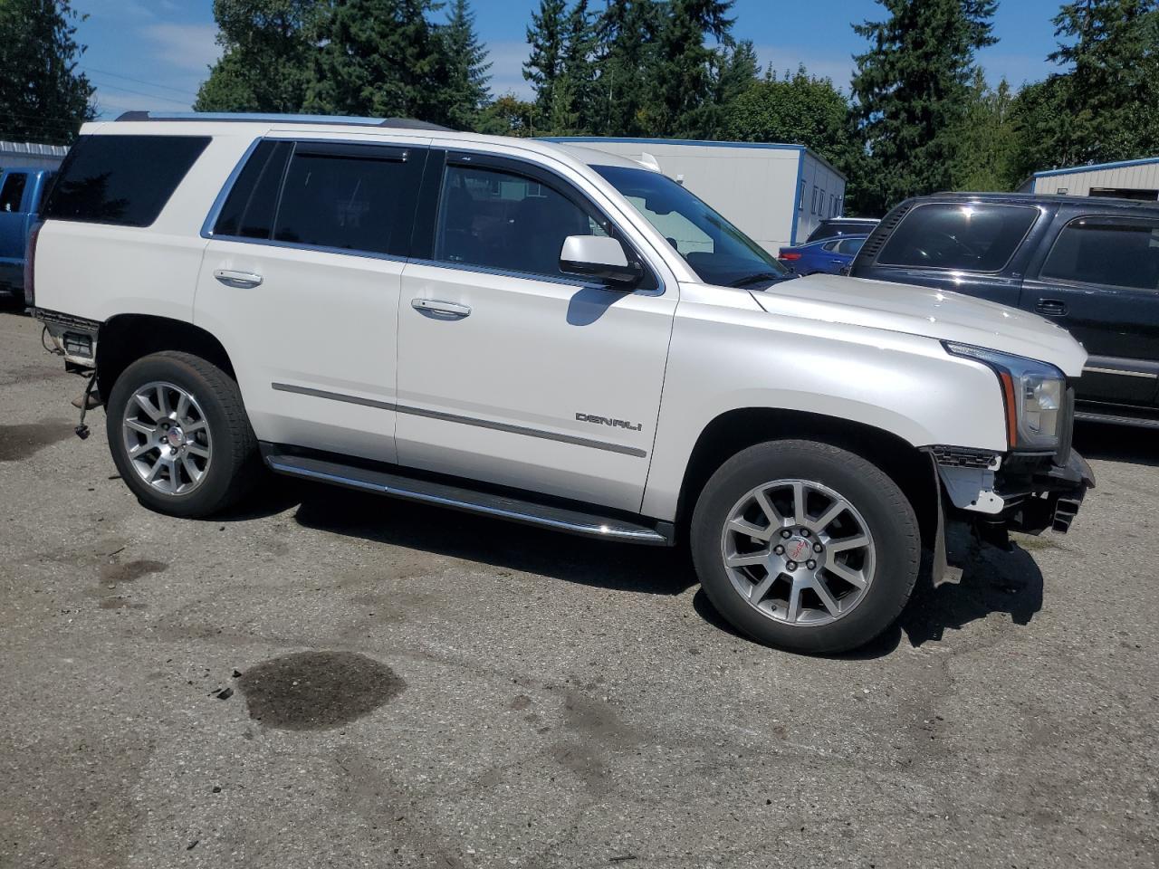 2017 GMC Yukon Denali - Image 4