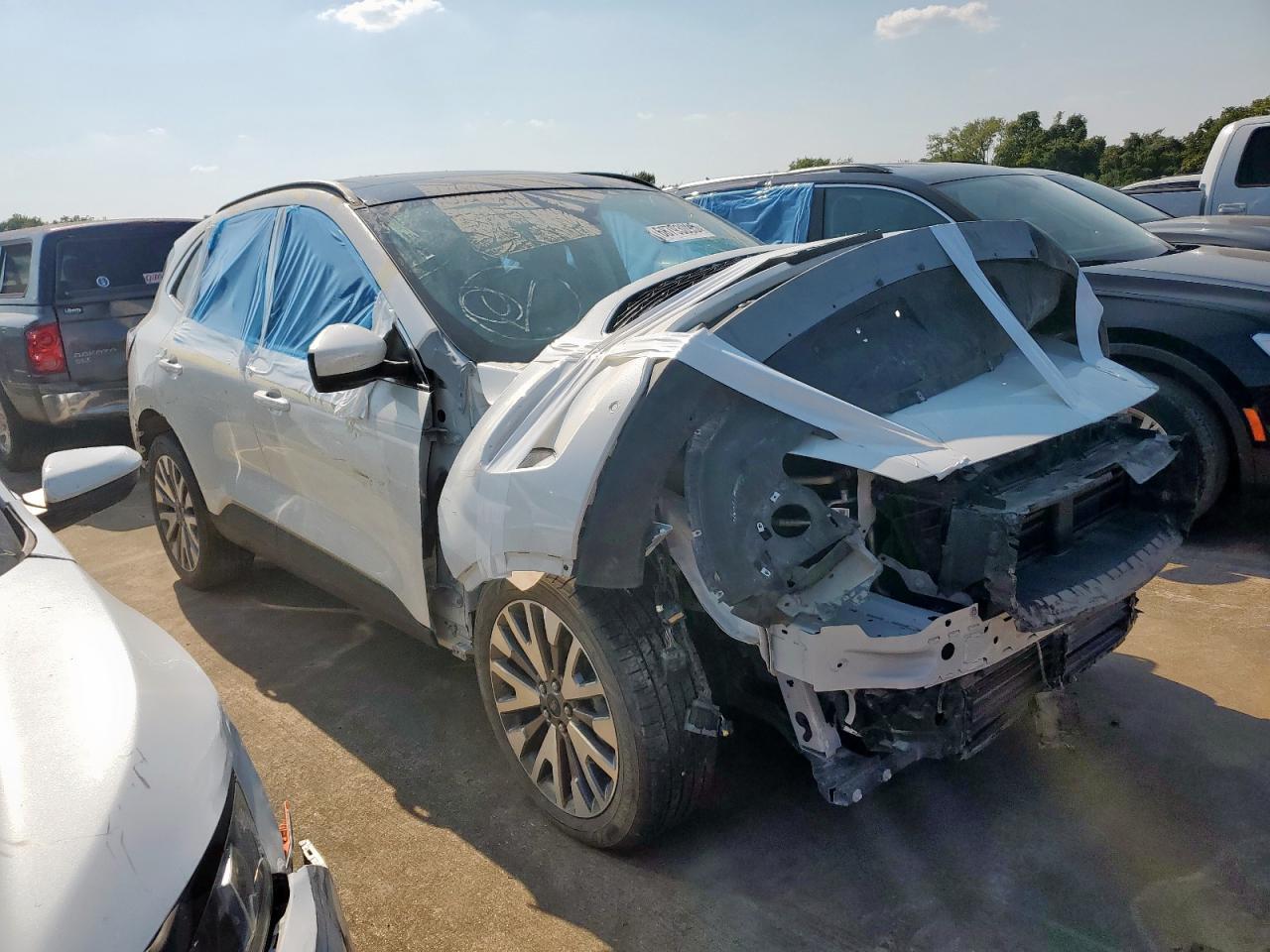 2022 Ford Escape Titanium - Image 4