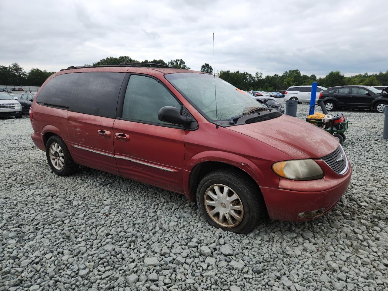 2002 Chrysler Town And C - Фото 4