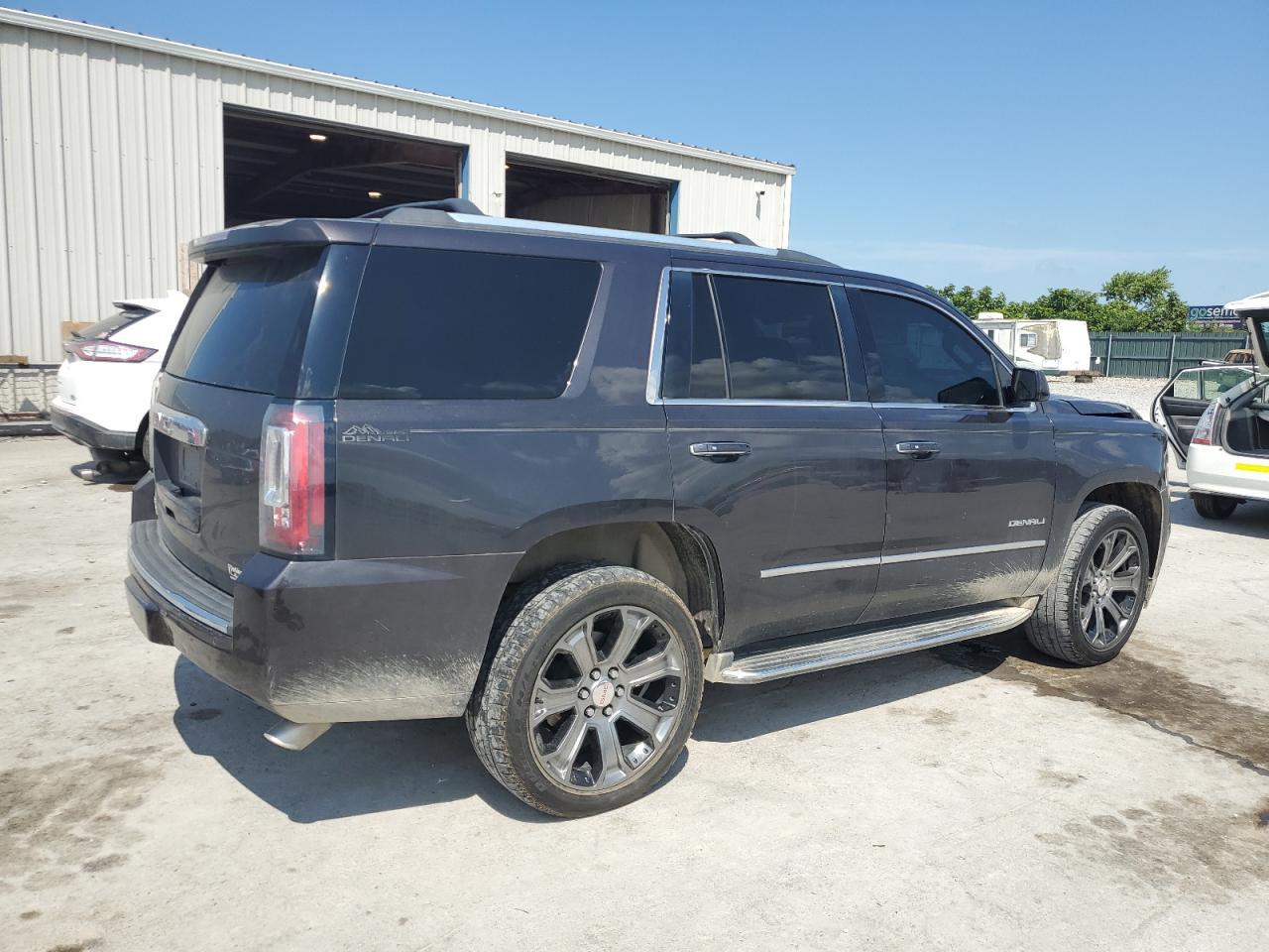2016 GMC Yukon Denali - Image 3