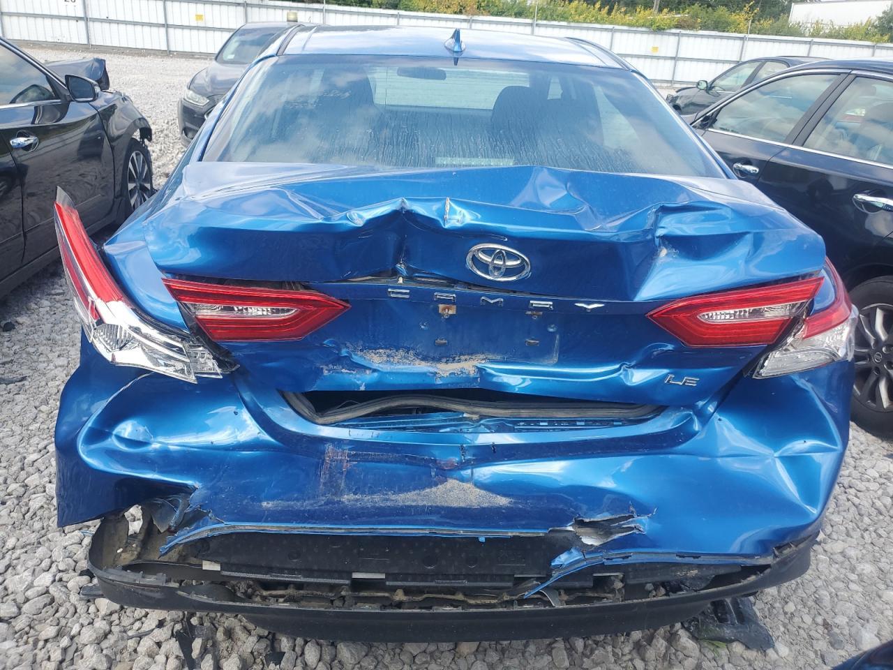 2020 Toyota Camry Le - Фото 6