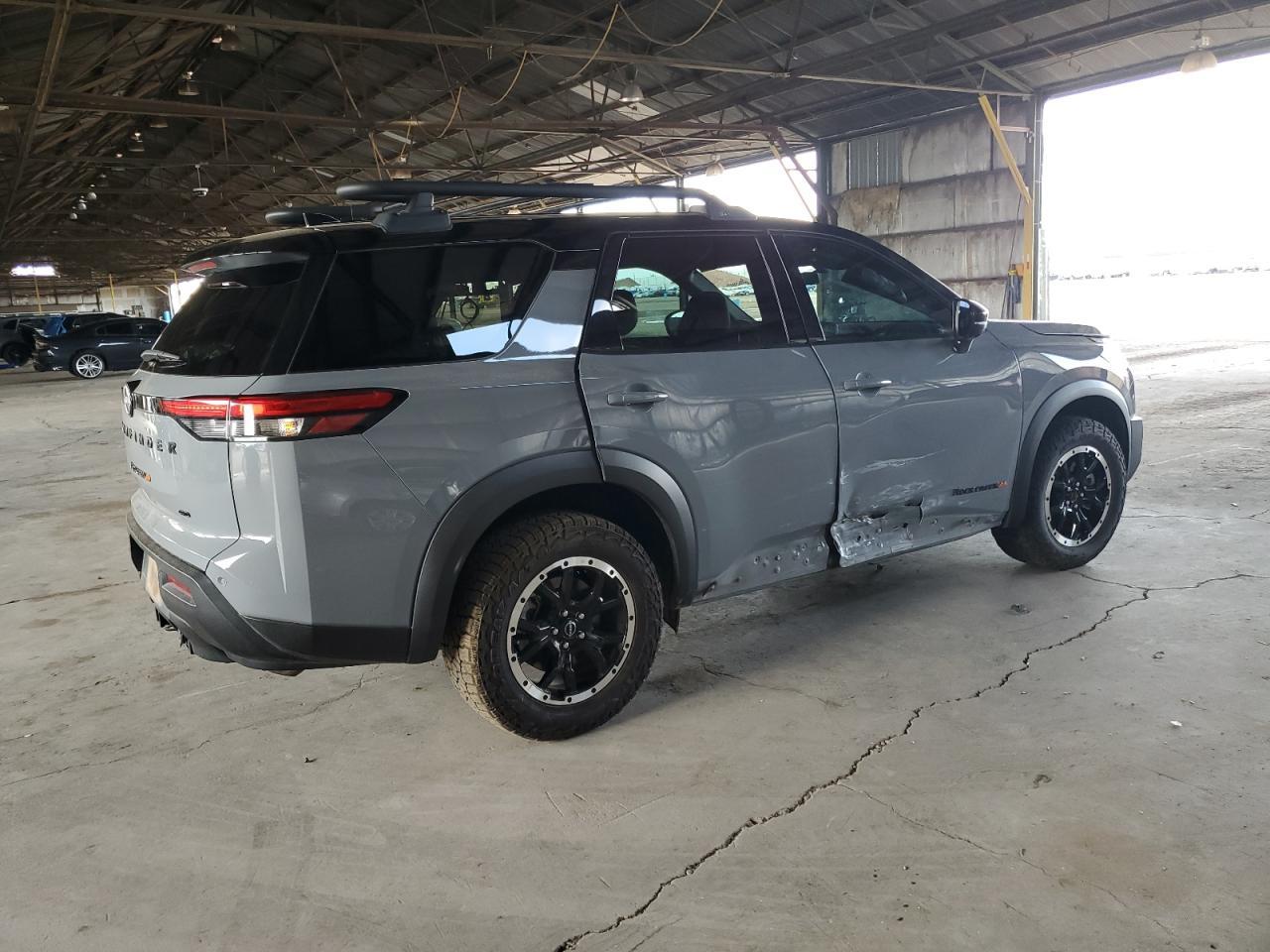 2023 Nissan Pathfinder Sv - Image 3