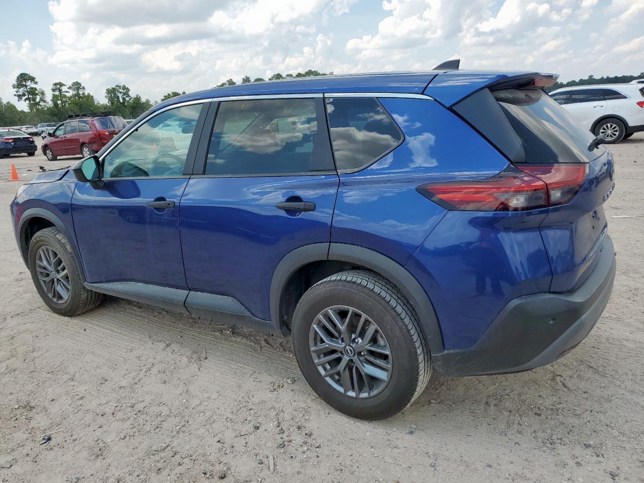 2023 Nissan Rogue S - Image 2