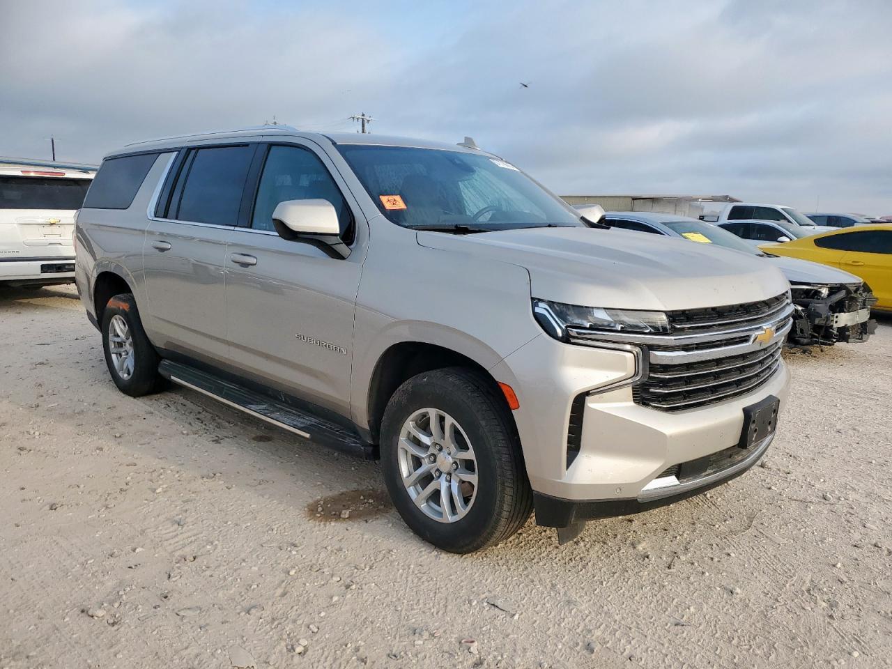 2023 Chevrolet Suburban C1500 Lt - Image 4