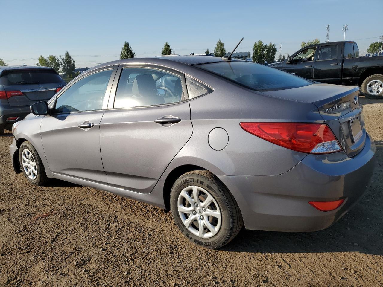 2014 Hyundai Accent Gls - Фото 2