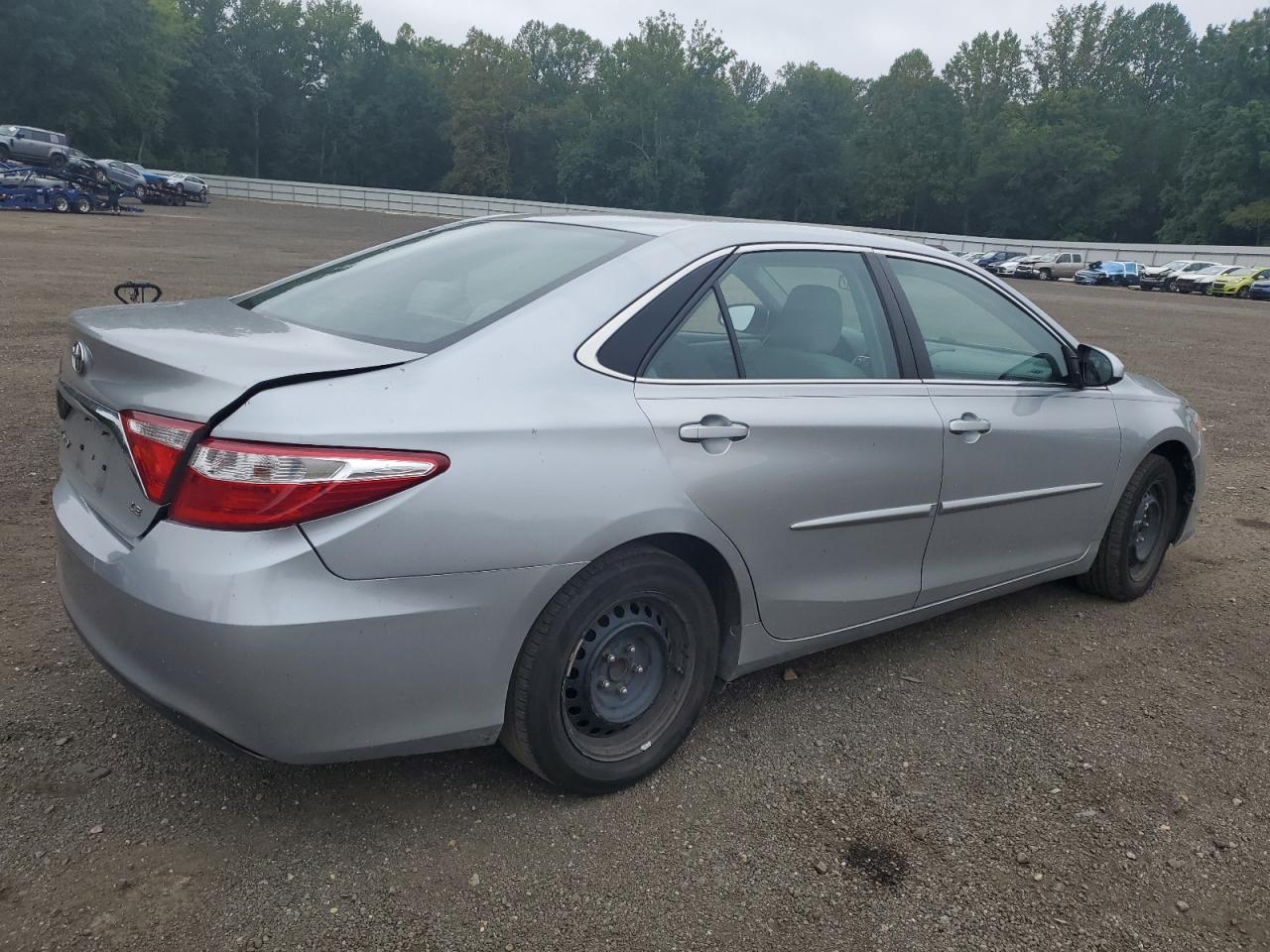 2015 Toyota Camry Le - Фото 3