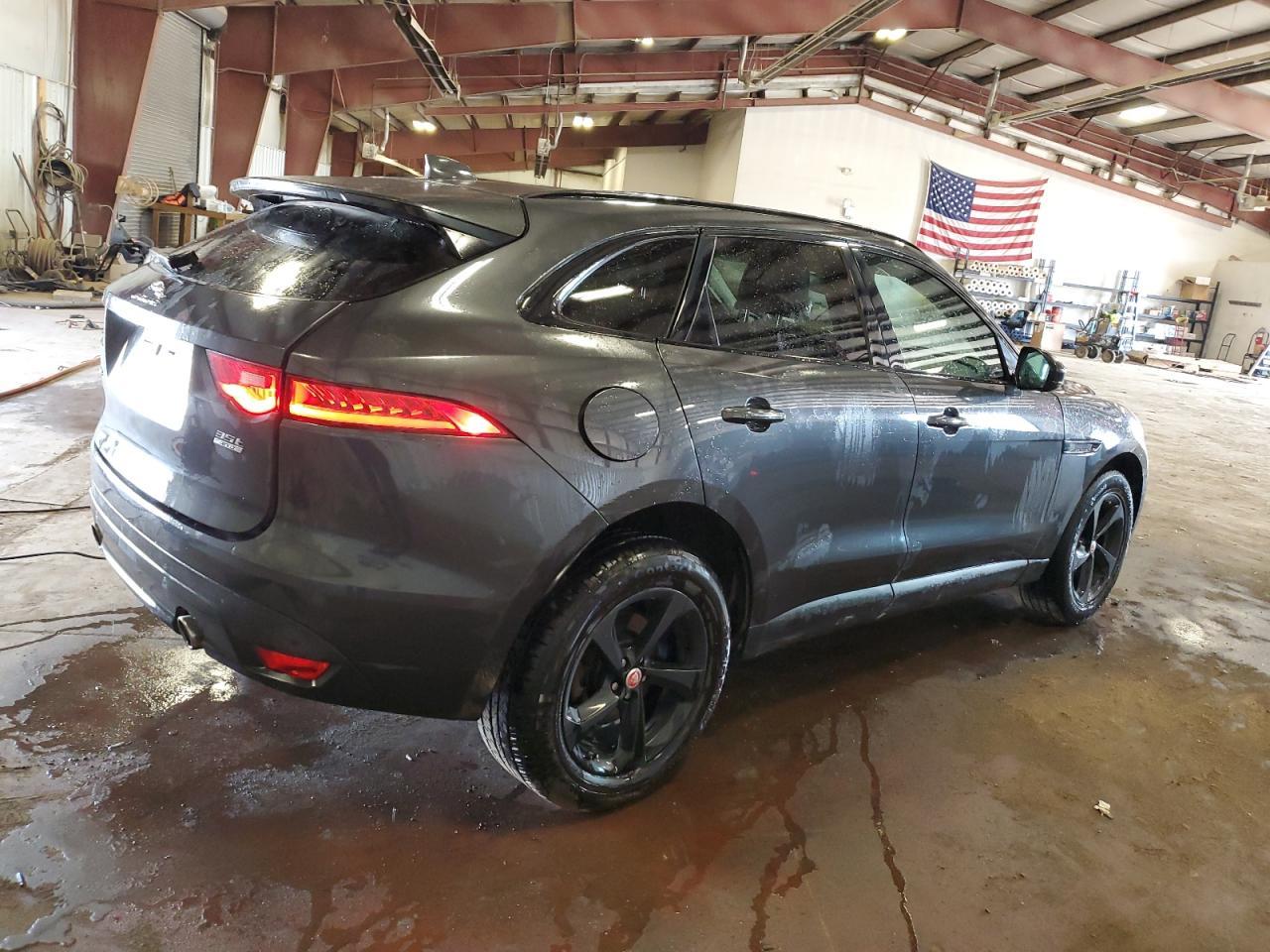 2017 Jaguar F-Pace Premium - Фото 3