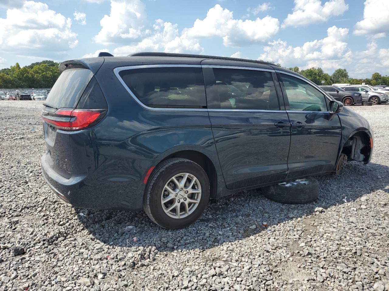 2022 Chrysler Pacifica Touring L - Фото 3