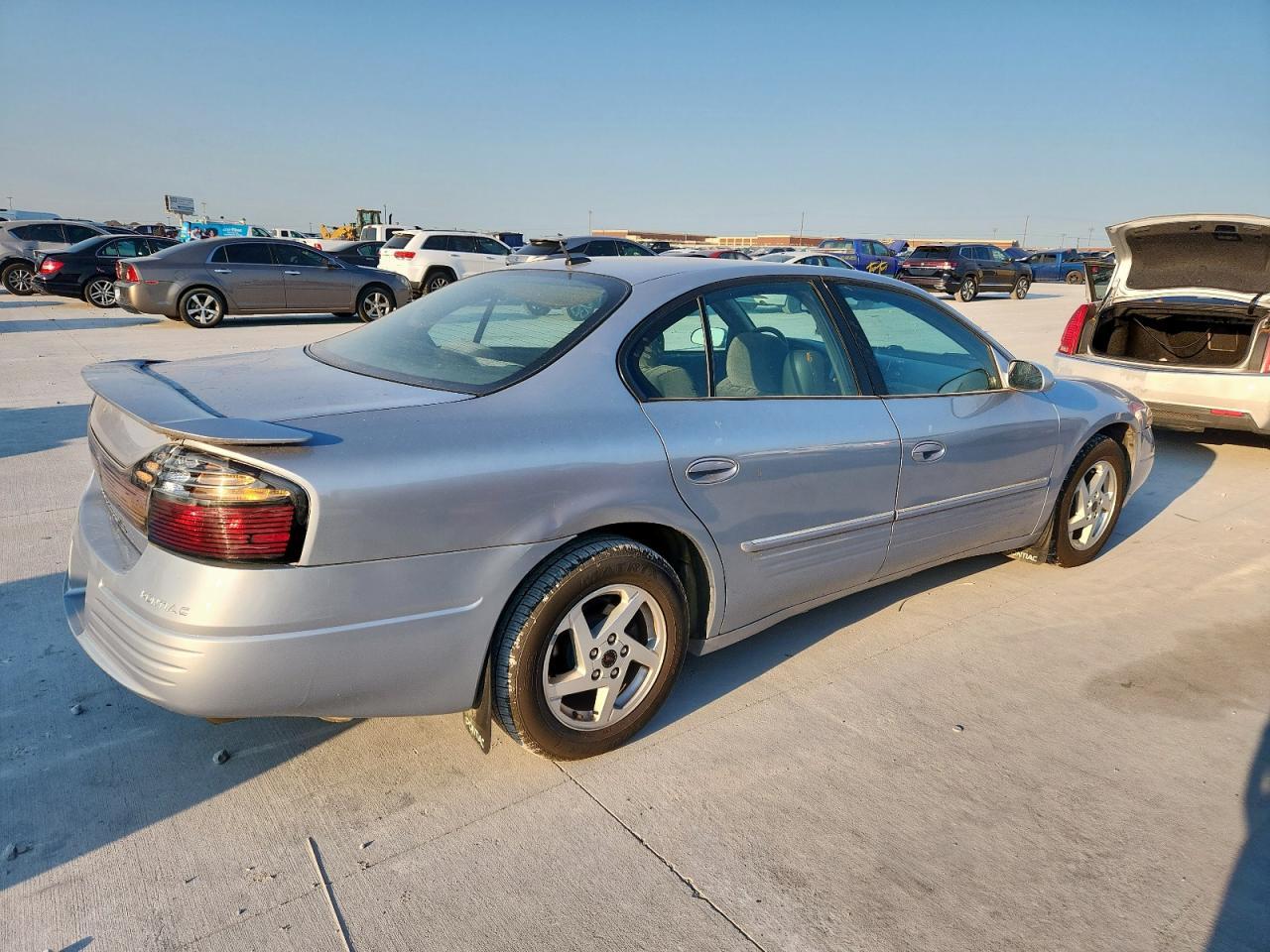 2005 Pontiac Bonneville Se - Фото 3