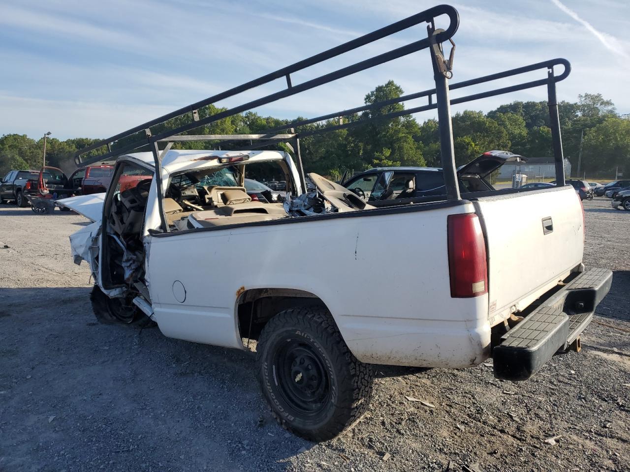 2000 Chevrolet Gmt-400 C2500 - Image 2