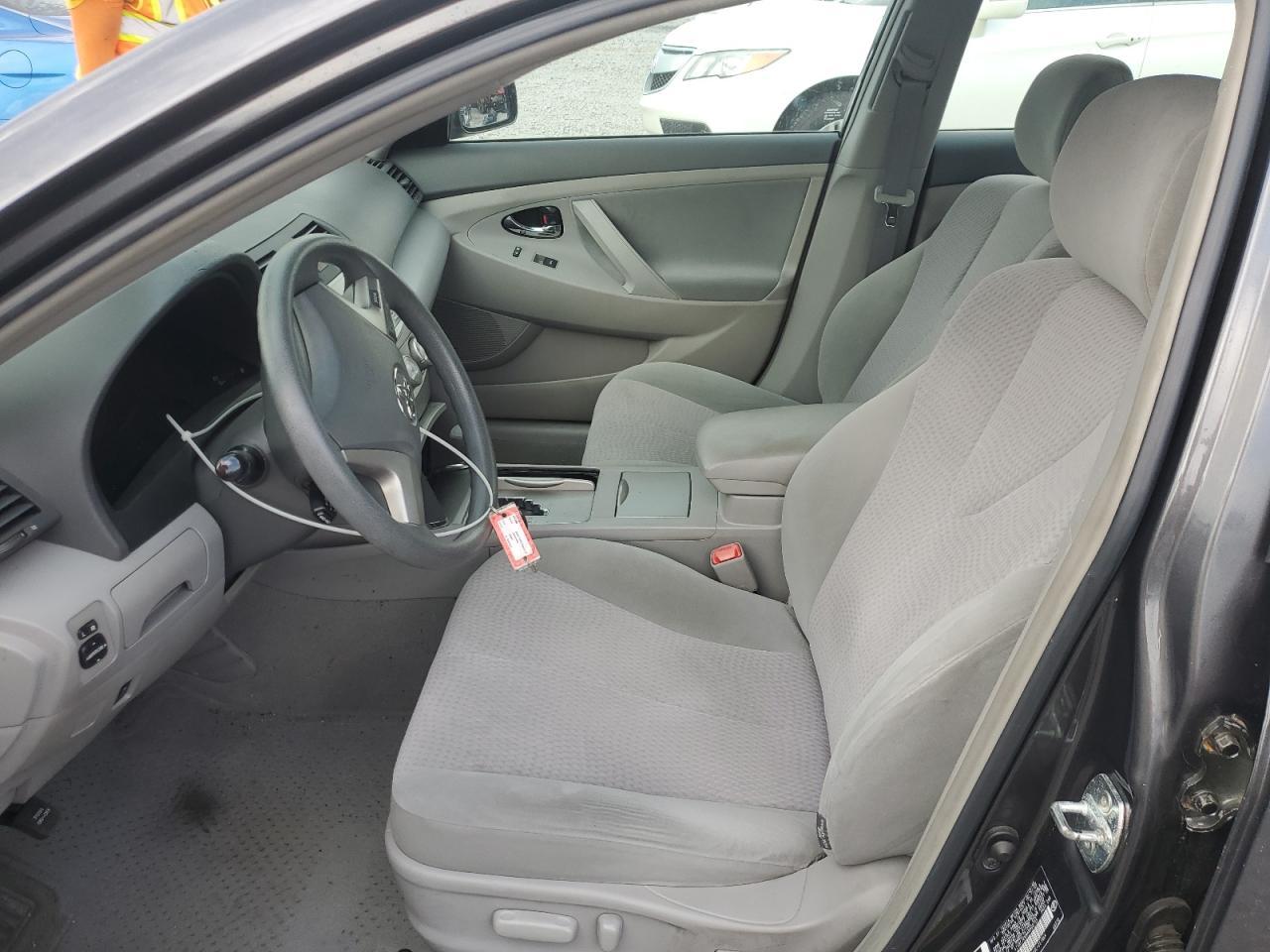 2010 Toyota Camry Base - Фото 7