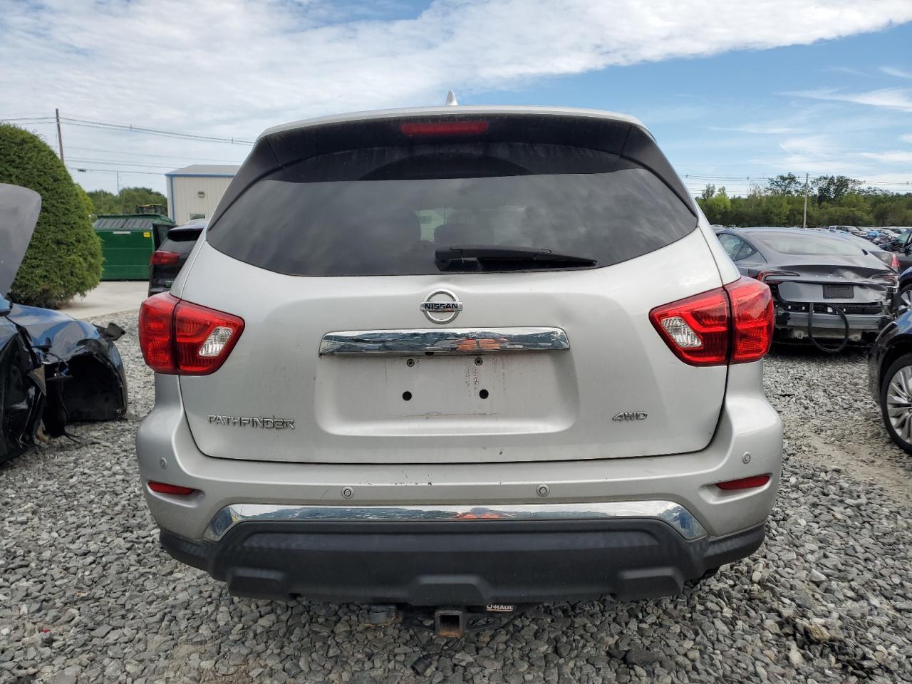 2019 Nissan Pathfinder S - Image 6