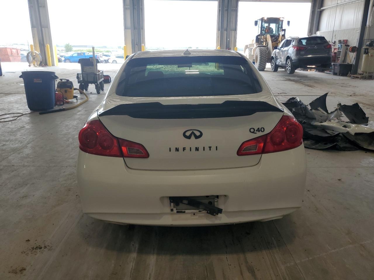2015 Infiniti Q40 - Фото 6