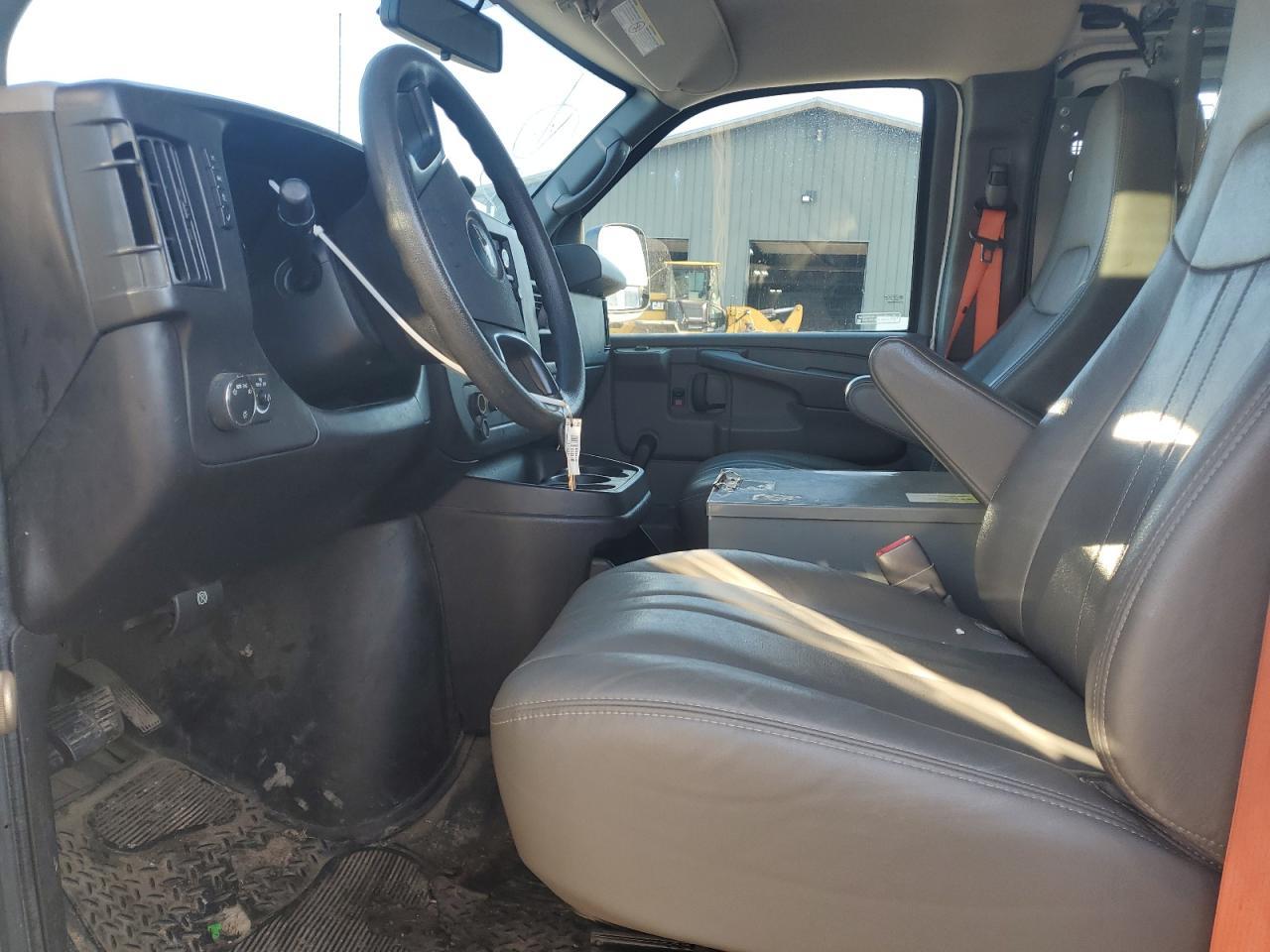 2013 Chevrolet Express G2500 - Image 7