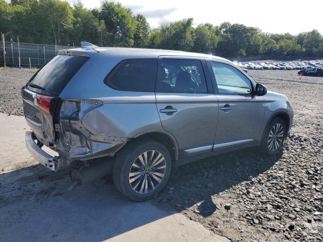 2020 Mitsubishi Outlander Se - Фото 3