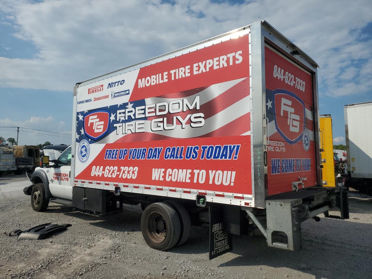 2016 Ford F550 Super Duty - Image 3