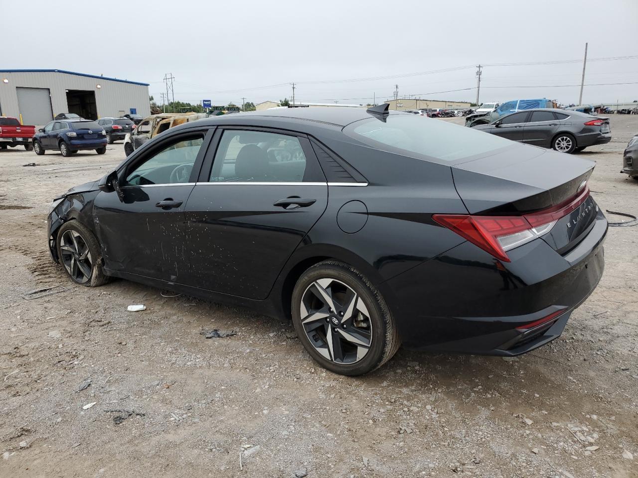 2023 Hyundai Elantra Limited - Фото 2