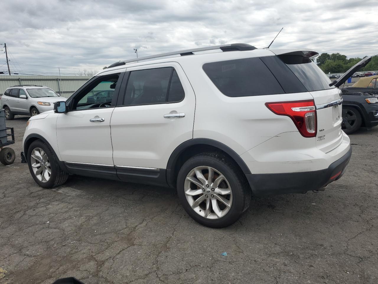 2014 Ford Explorer Xlt - Фото 2