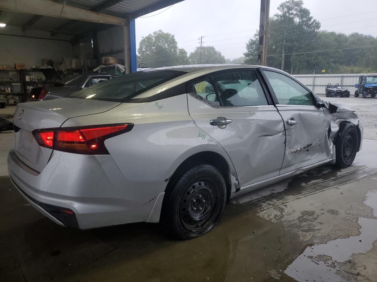 2023 Nissan Altima S - Фото 3