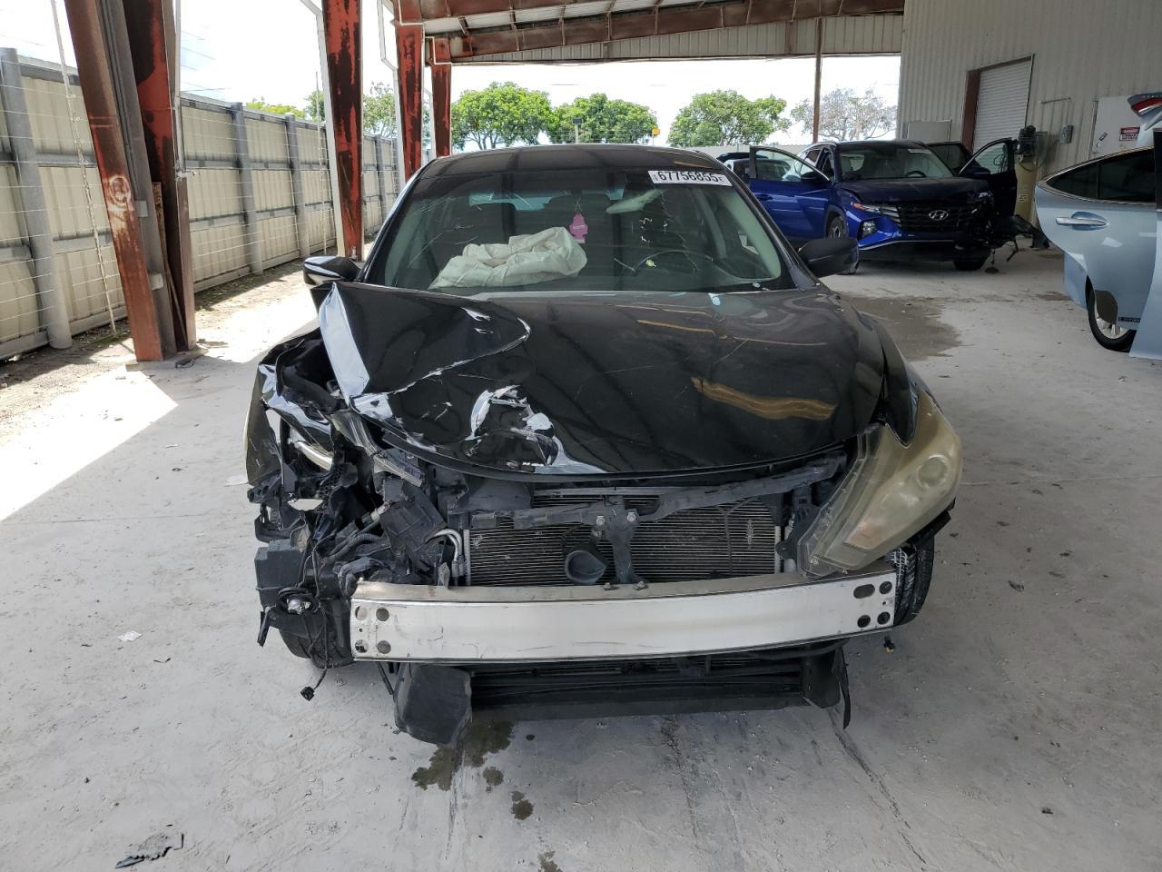 2016 Nissan Altima 2.5 - Image 5
