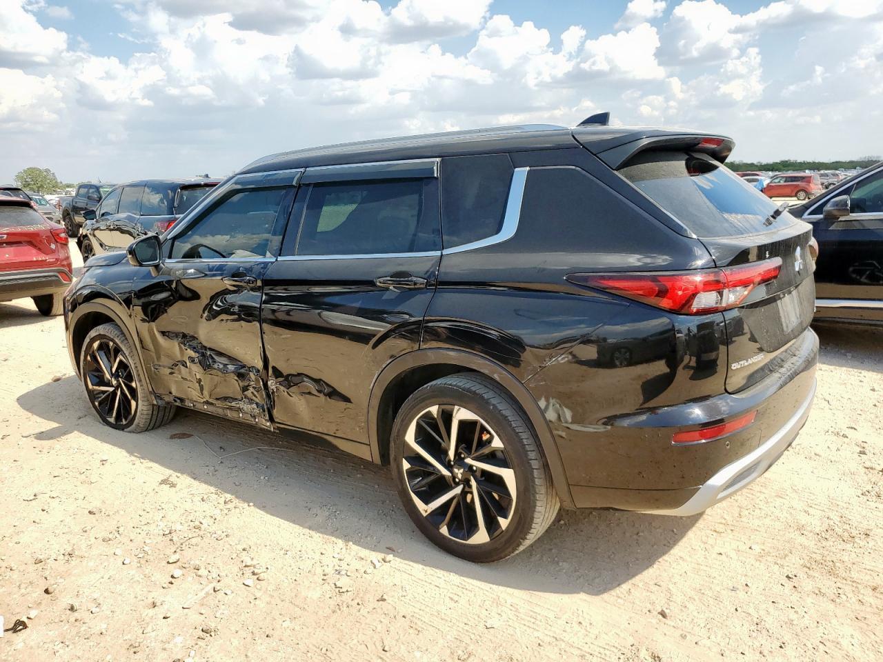 2022 Mitsubishi Outlander Sel - Image 2