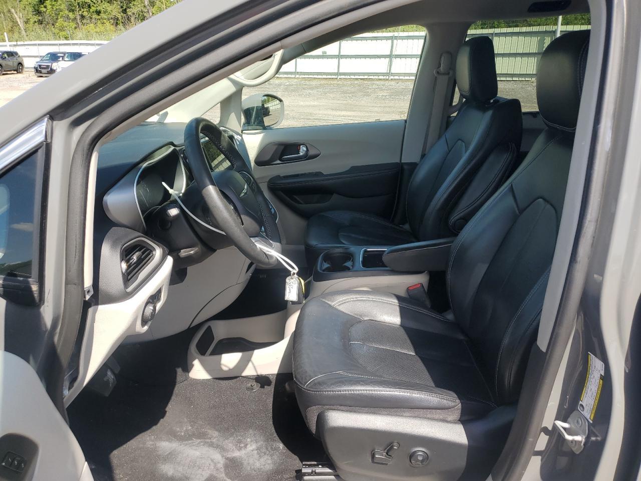 2022 Chrysler Pacifica Touring L - Image 7