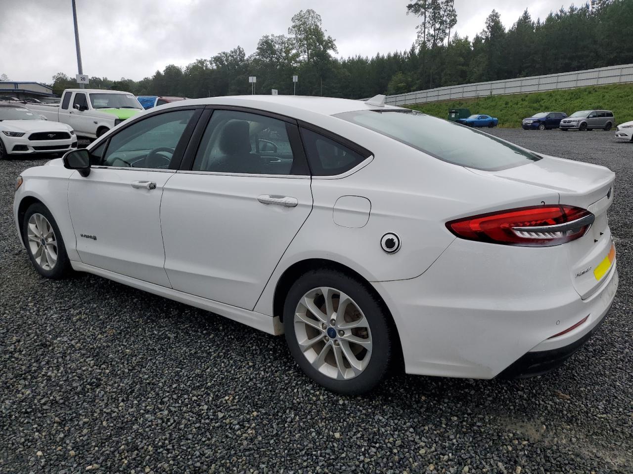 2019 Ford Fusion Se - Фото 2