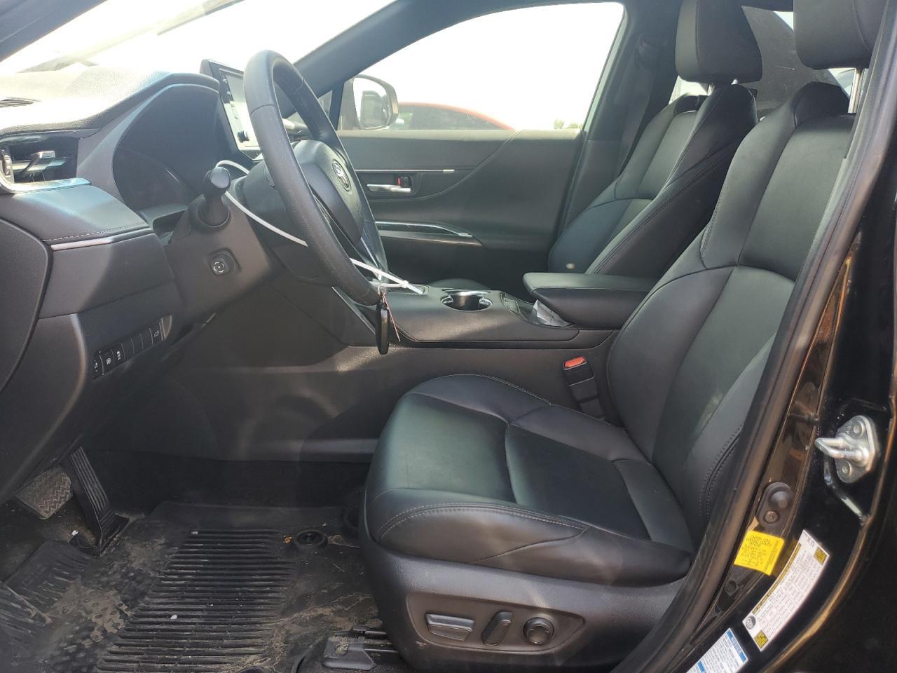 2022 Toyota Venza Le - Image 7