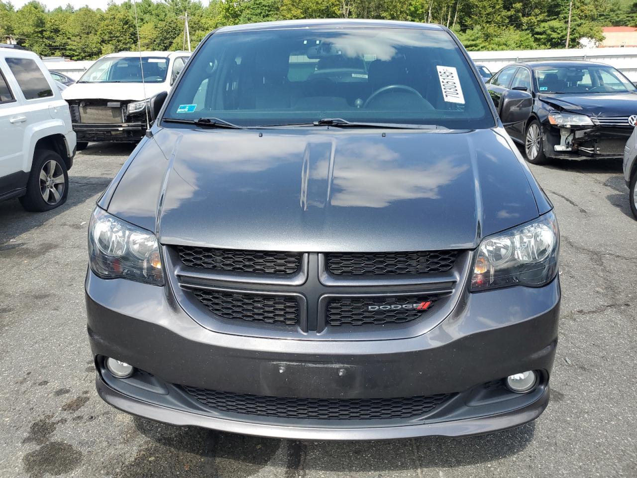 2016 Dodge Grand Caravan R/T - Image 5