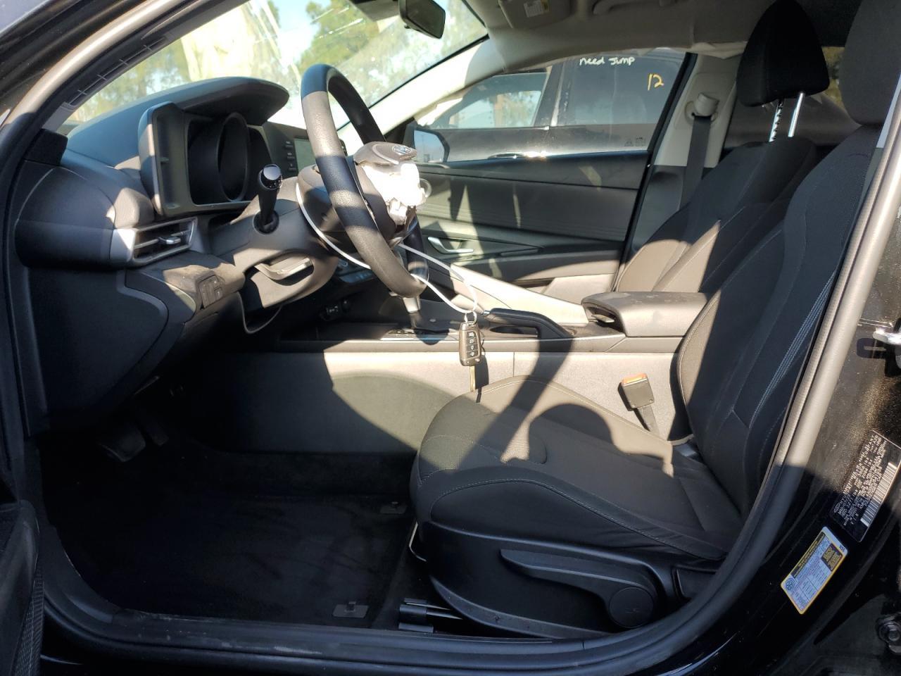 2023 Hyundai Elantra Se - Image 7