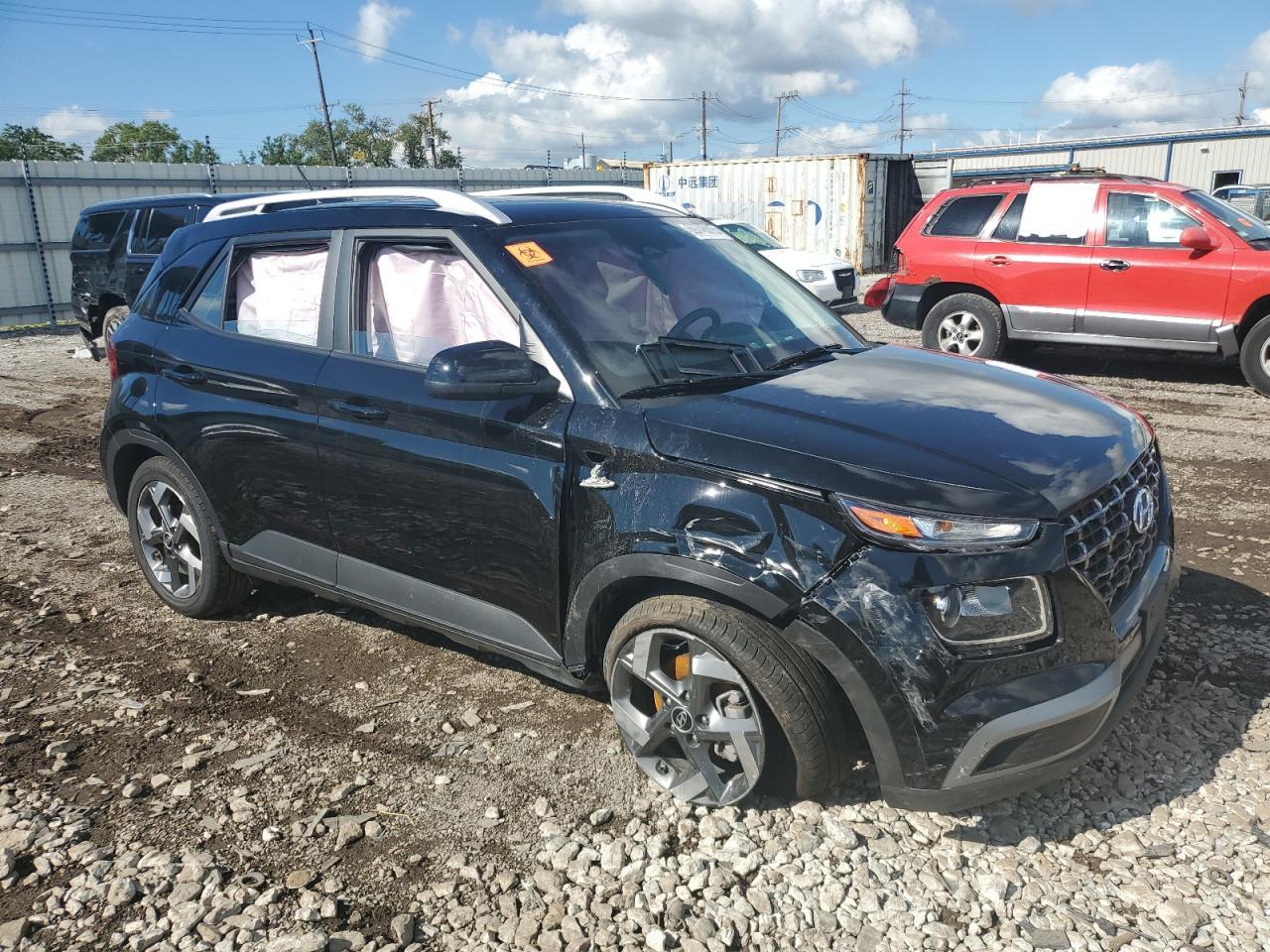 2025 Hyundai Venue Sel - Image 4
