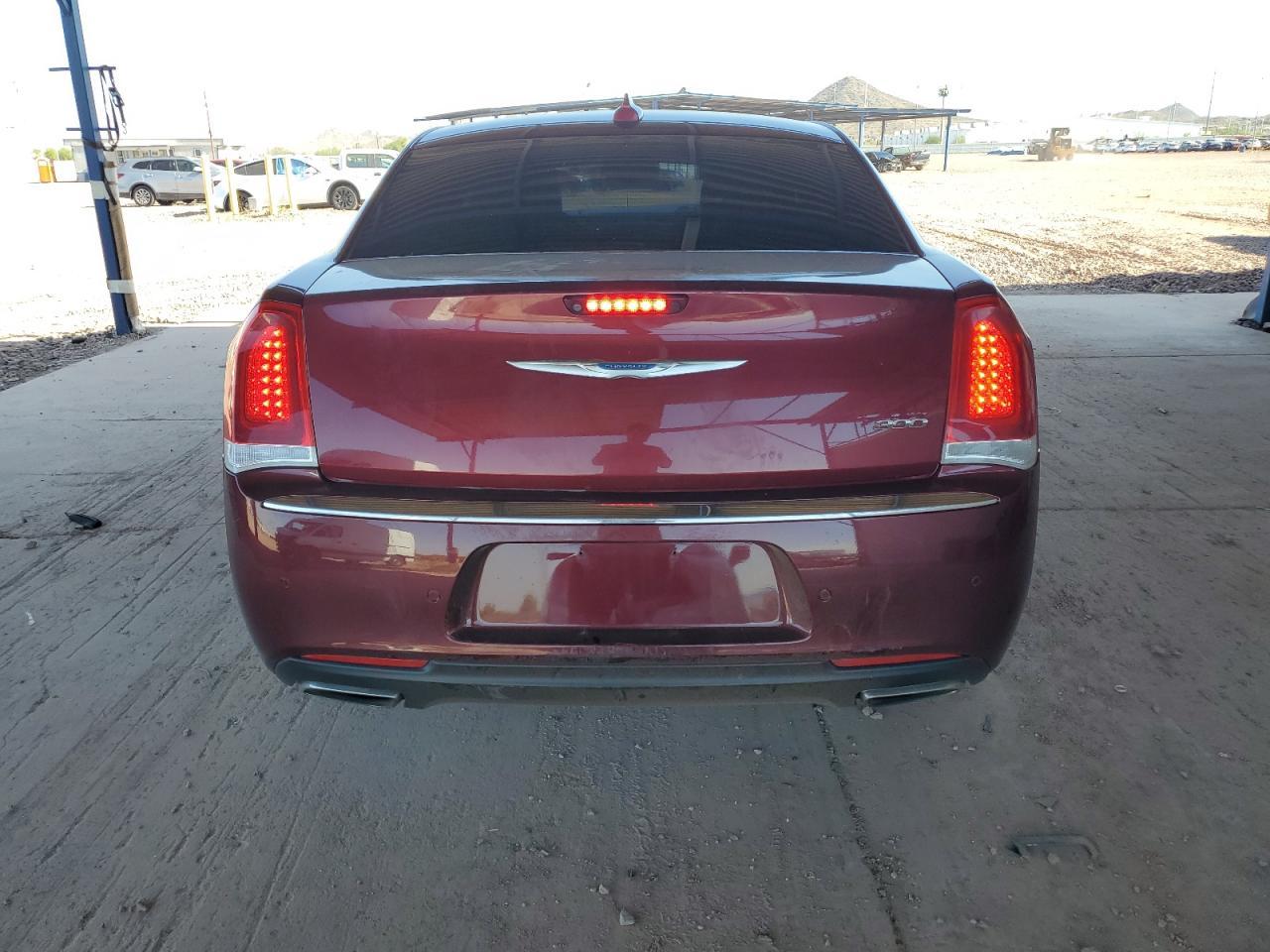 2021 Chrysler 300 Touring - Фото 6