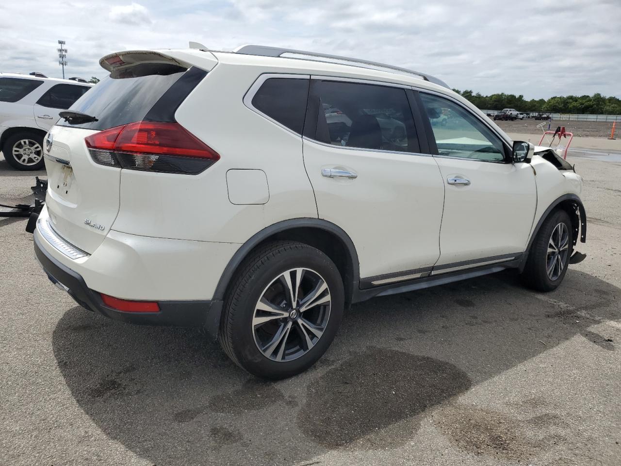 2018 Nissan Rogue S - Фото 3