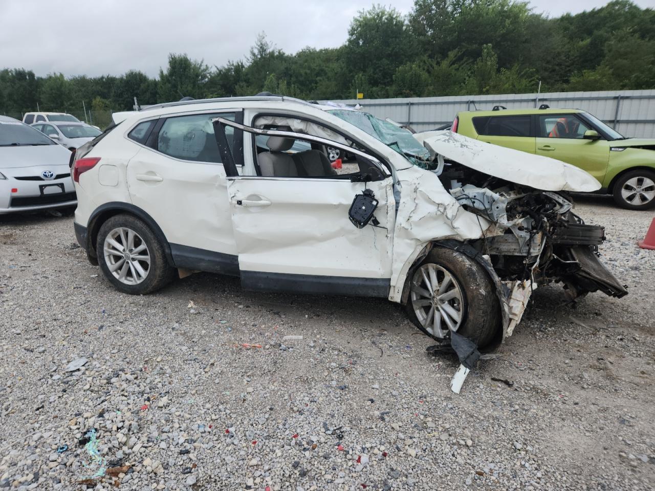 2018 Niss Rogue Spor - Image 4