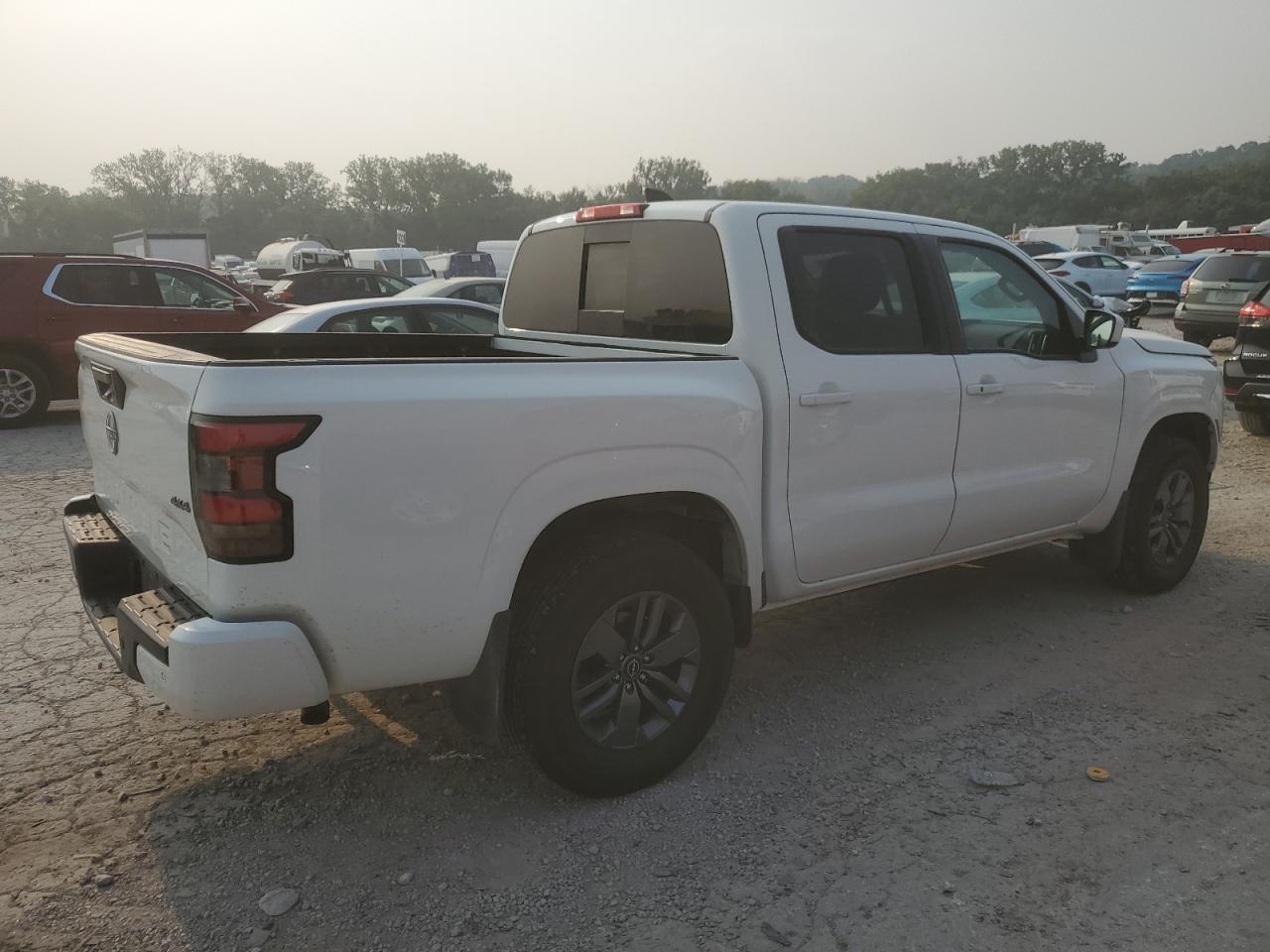 2025 Nissan Frontier S - Фото 3