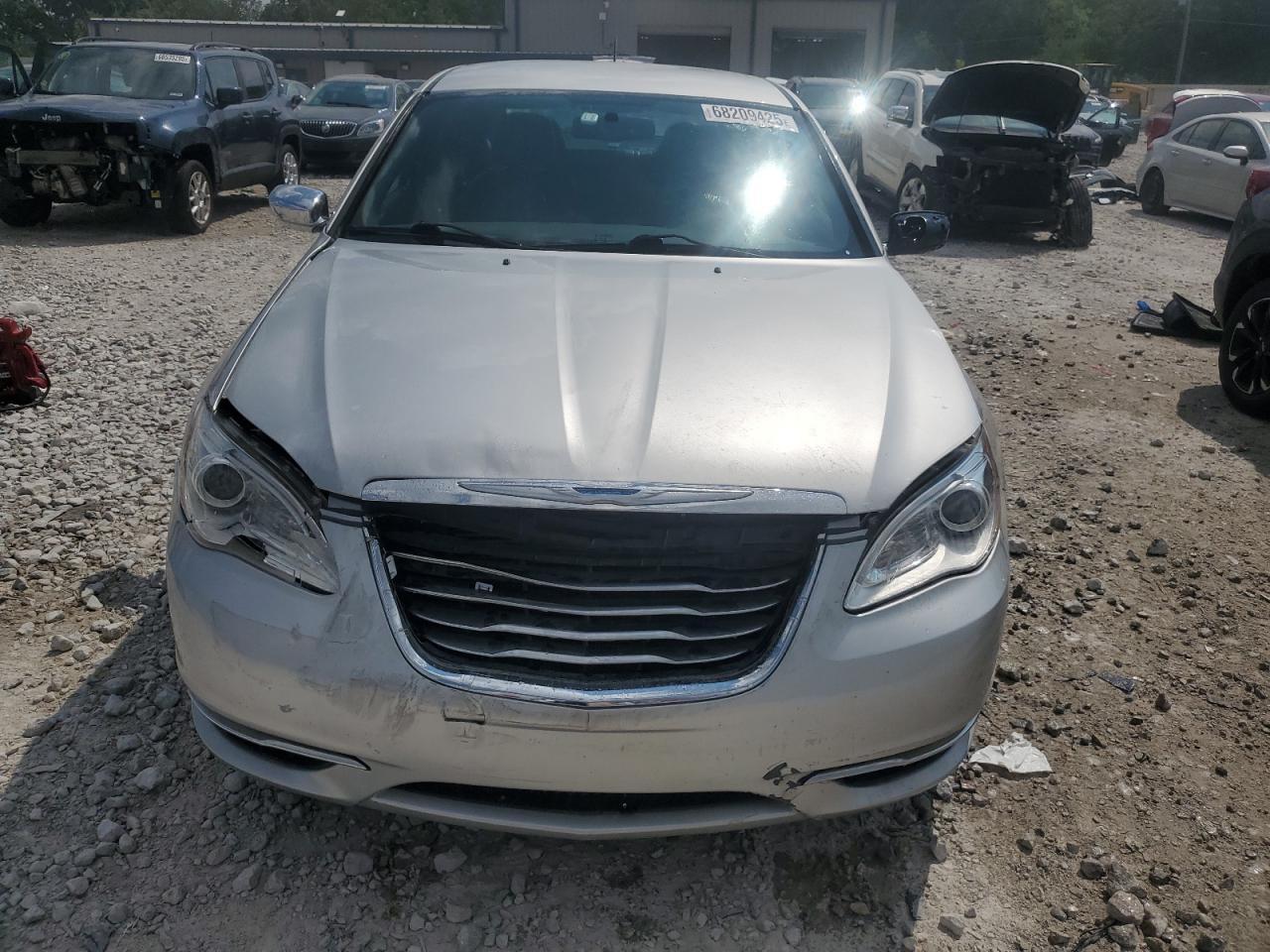 2012 Chrysler 200 Limited - Image 5