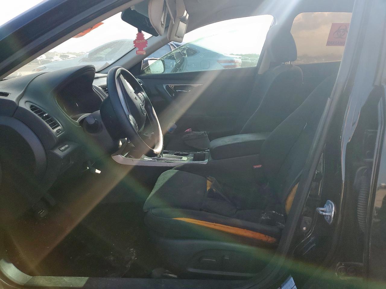 2014 Niss Altima - Image 7