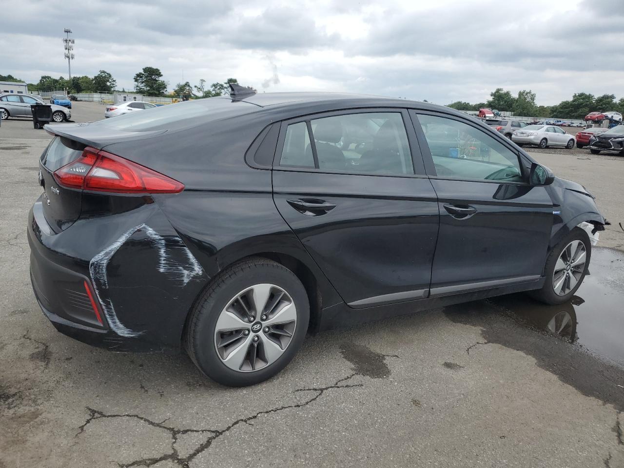 2019 Hyundai Ioniq - Image 3