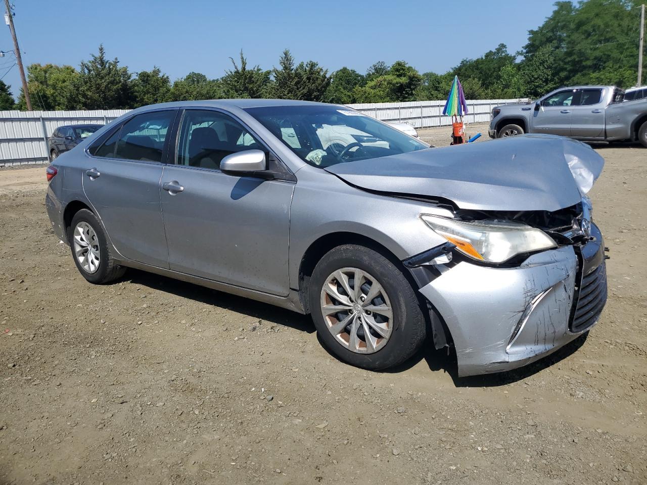 2016 Toyota Camry Le - Фото 4