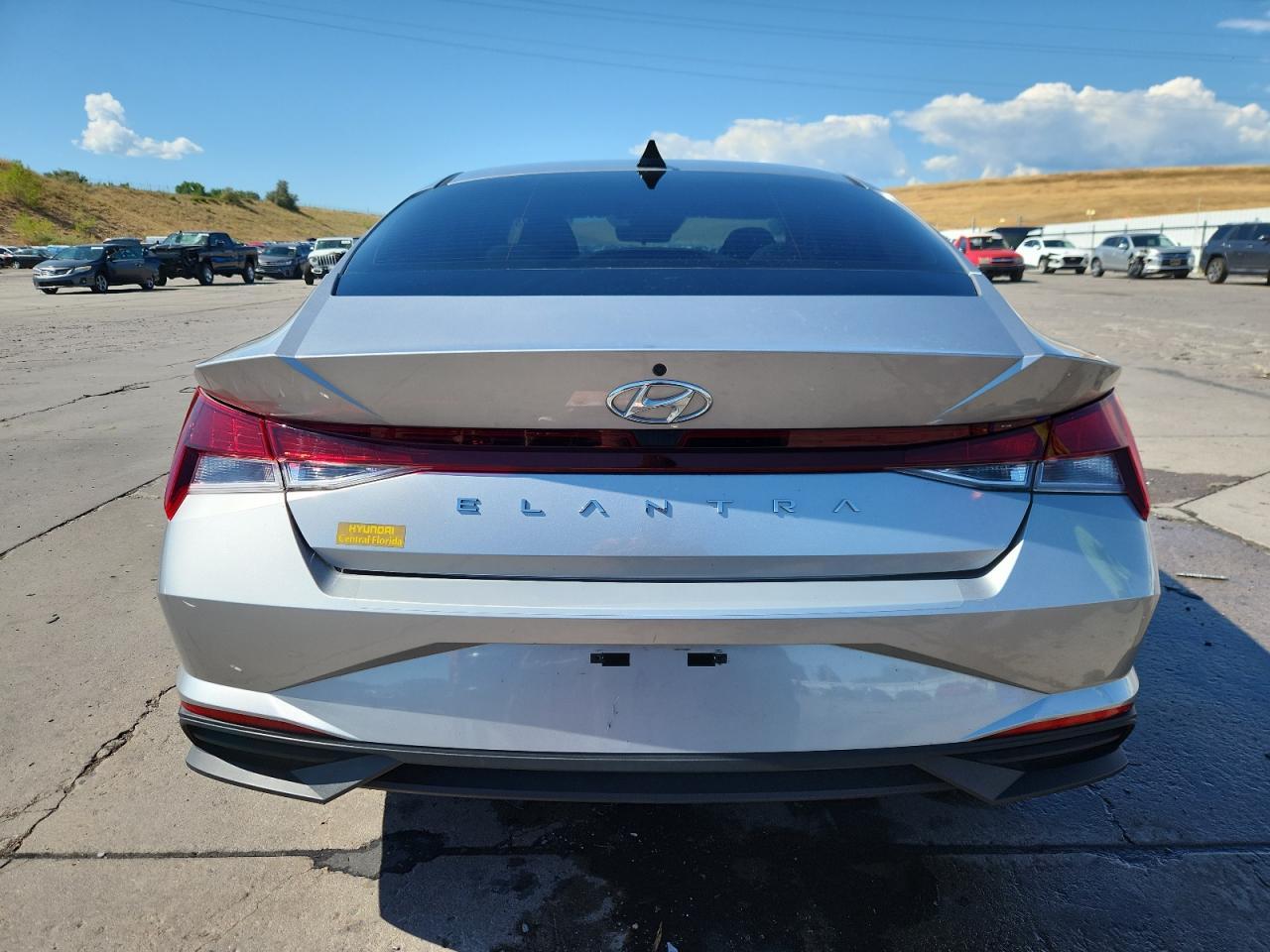 2021 Hyundai Elantra Se - Фото 6