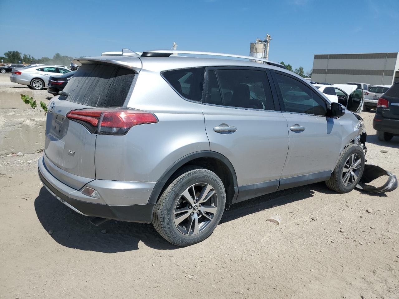 2016 Toyota Rav4 Xle - Фото 3
