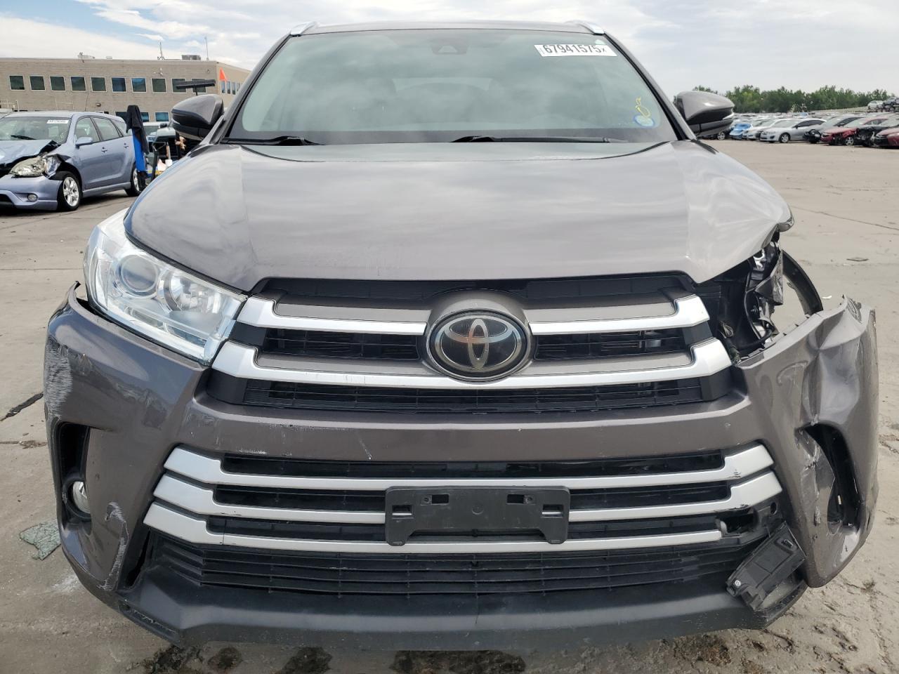 2019 Toyota Highlander Se - Фото 5