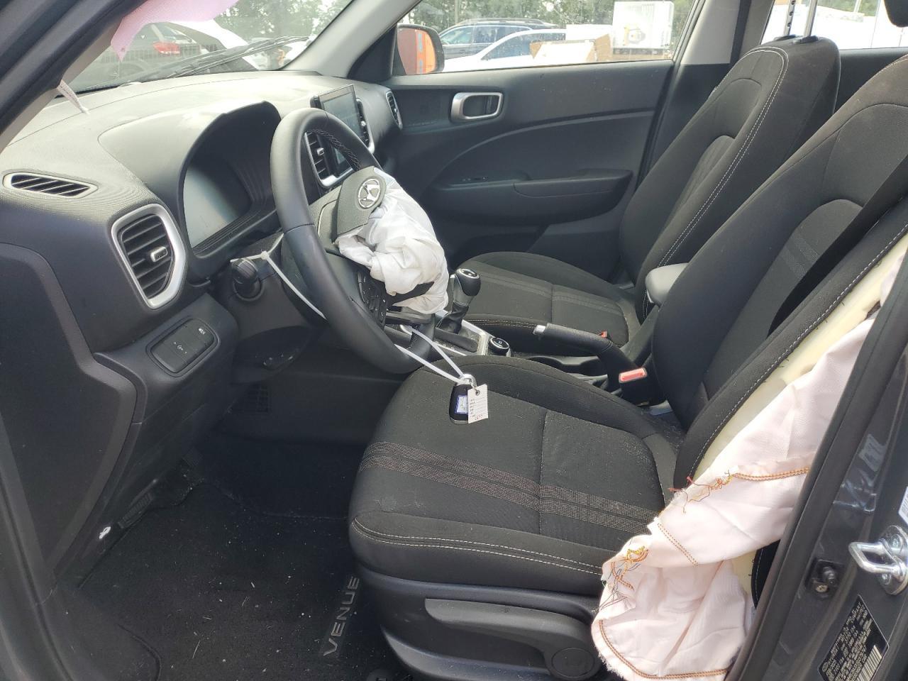 2025 Hyundai Venue Sel - Image 7